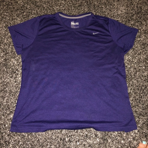 Nike dry fit ladies top. EUC